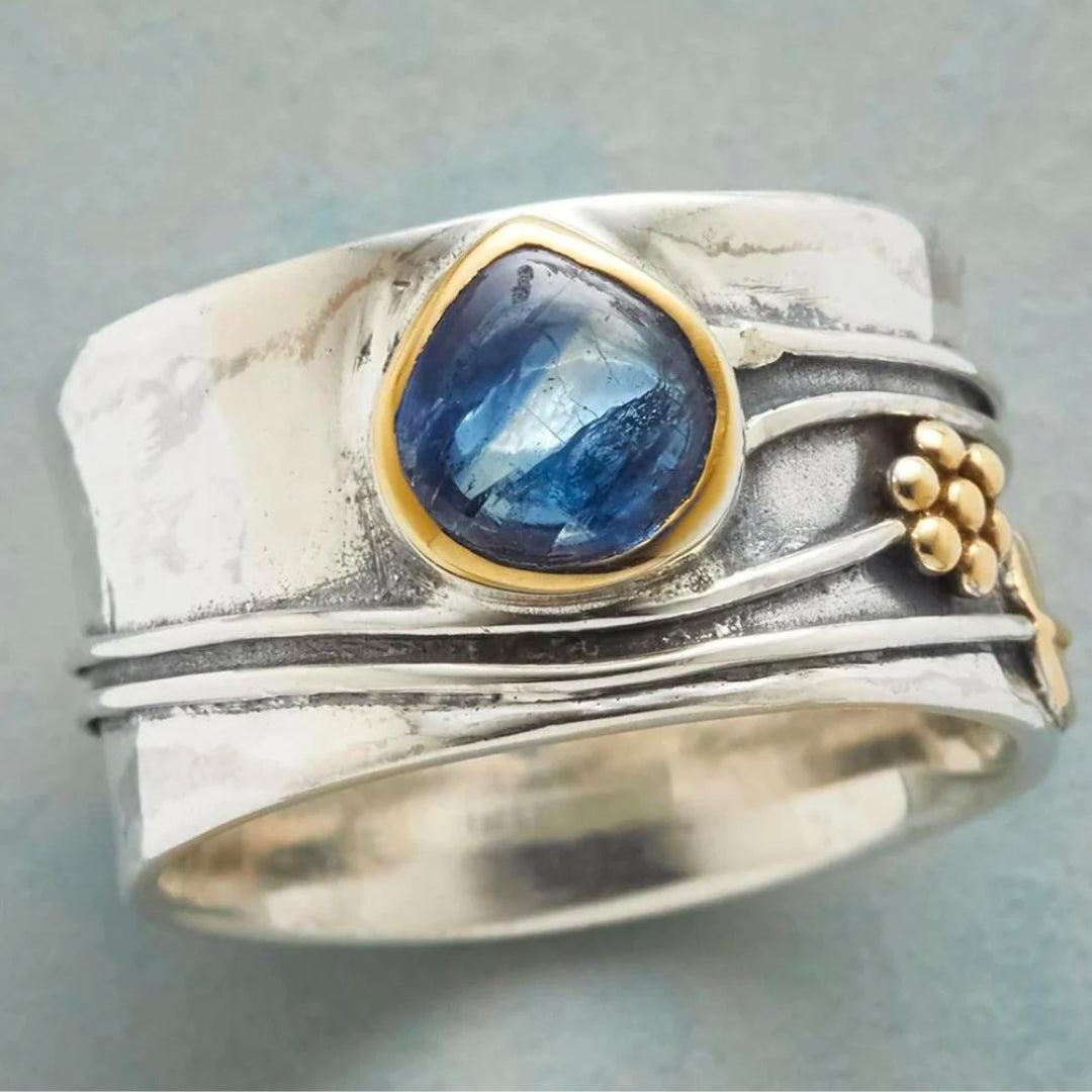 Konstanze | Ring mit blauem Stein